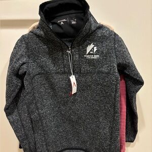 NWT abasin quarter zip